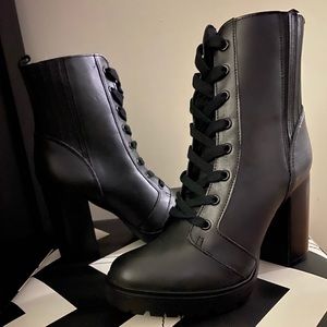 Steve Madden Lead lace-up booties
